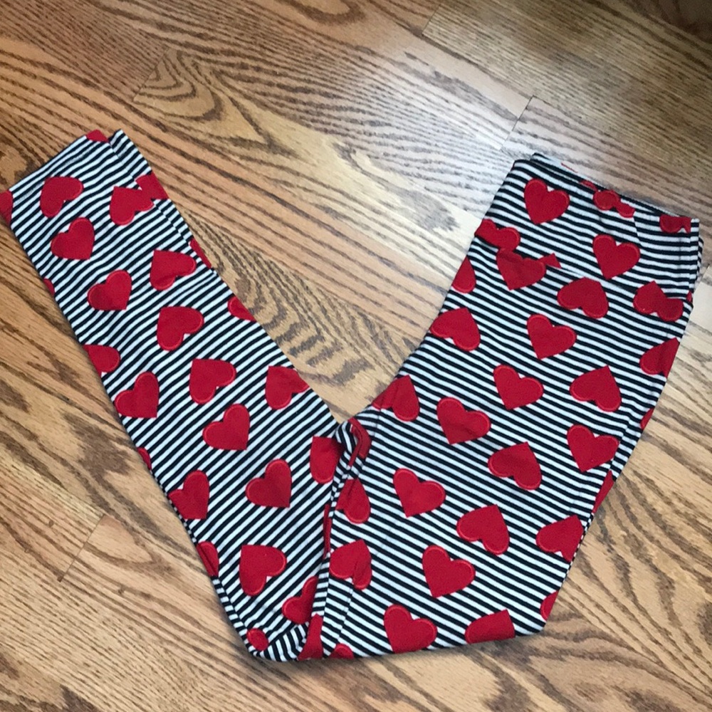 LuLaRoe Valentine’s Heart leggings OS